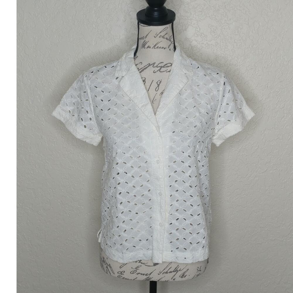 Banana Republic Button Front Eyelet Shirt Off White Size‎ XS (CL)